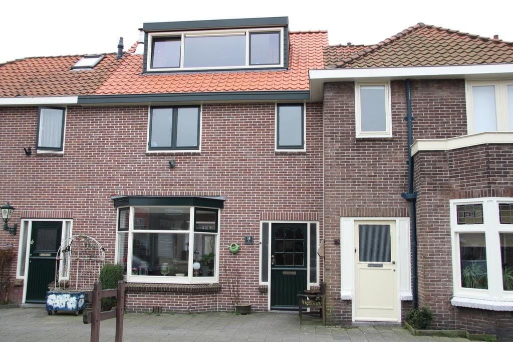 Rekerbuurt en Ooievaarsnest 18 Burg G Bossstraat 50
