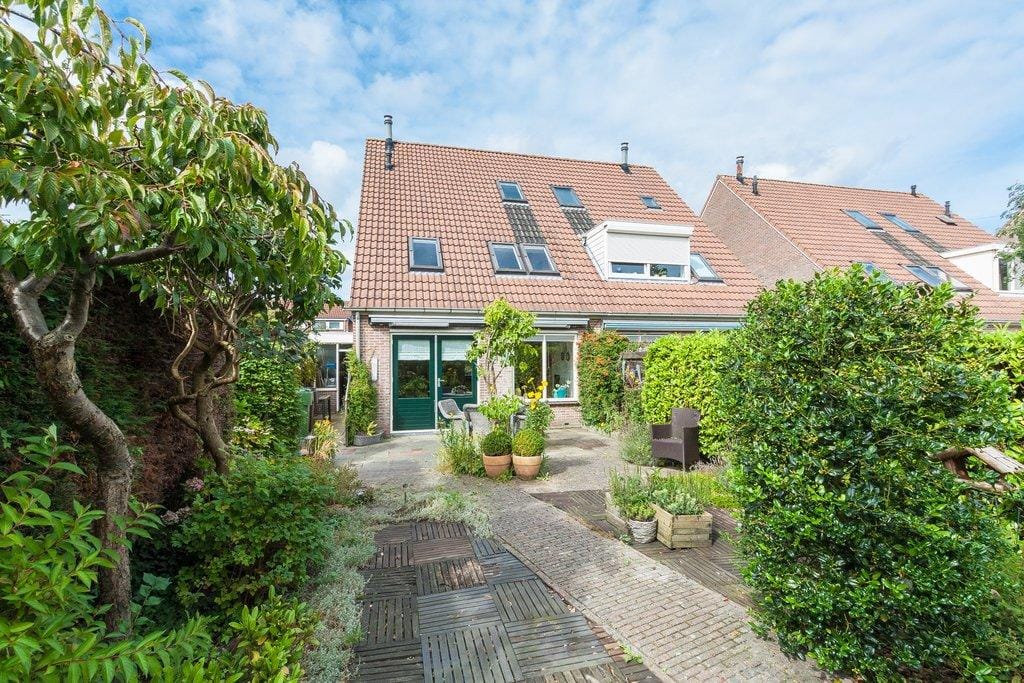 Tjalkstraat 8